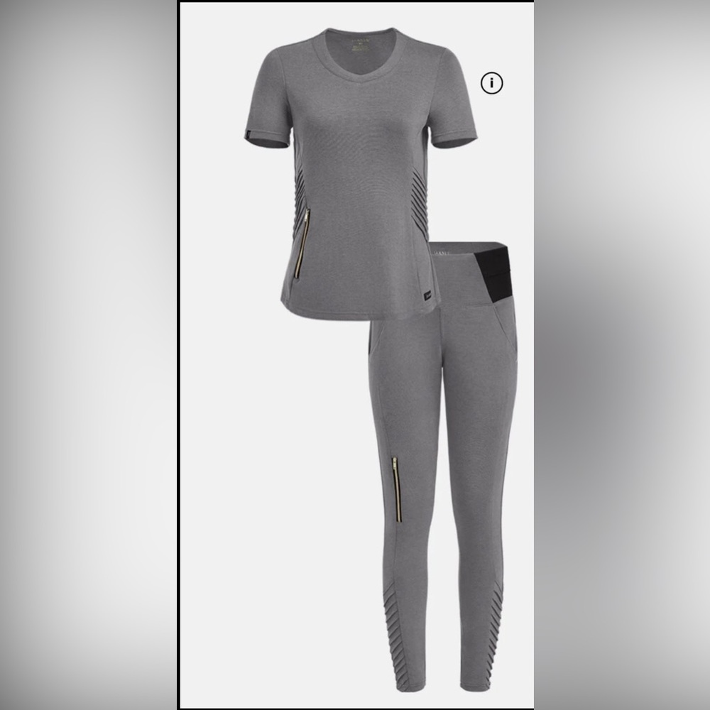 Jaanuu Scrub Set